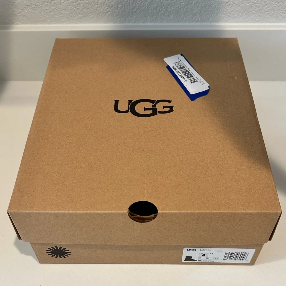 UGG Kids' Classic II Graphic Stitch Boots Black and Rainbow Girls Size 4 NEW